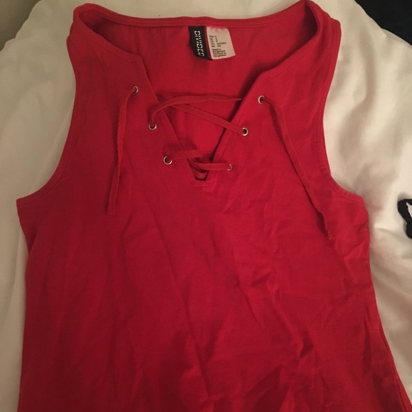 Red crop top - Picture 2 of 4